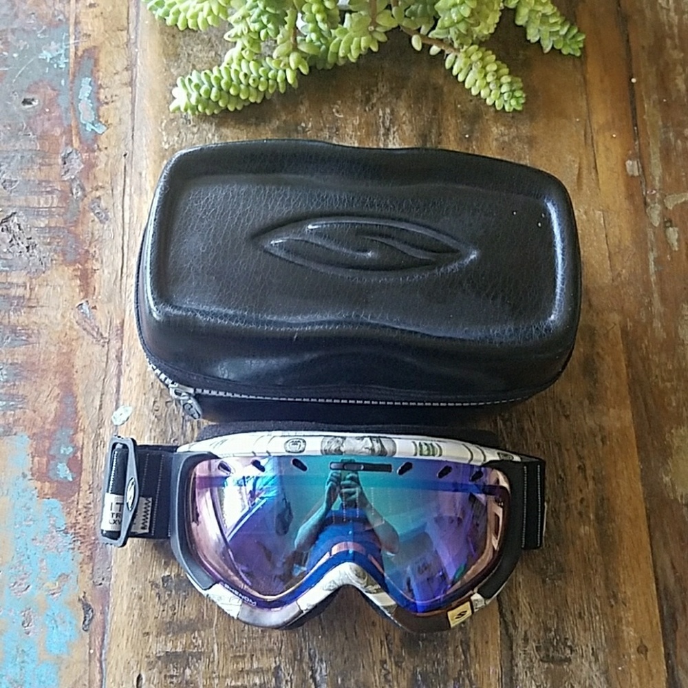 Smith goggles